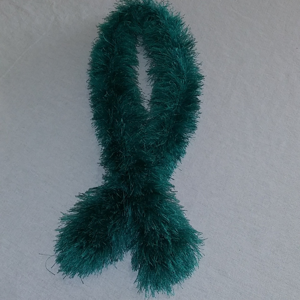 Handmade Scarf. Green Funfur.40"x3"